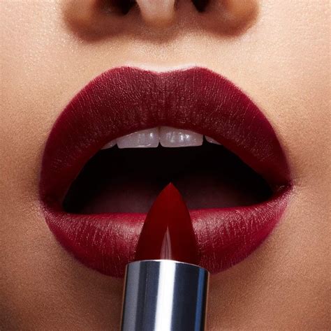 Which lipstick is best for kissing?